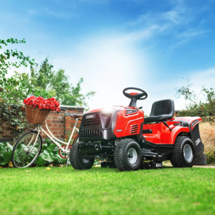 Alternative view of Lawn Tractor UK Guide | Garden Tractor Performance – Ultimate Cobra LT86HRL 33 Lawn Tractor