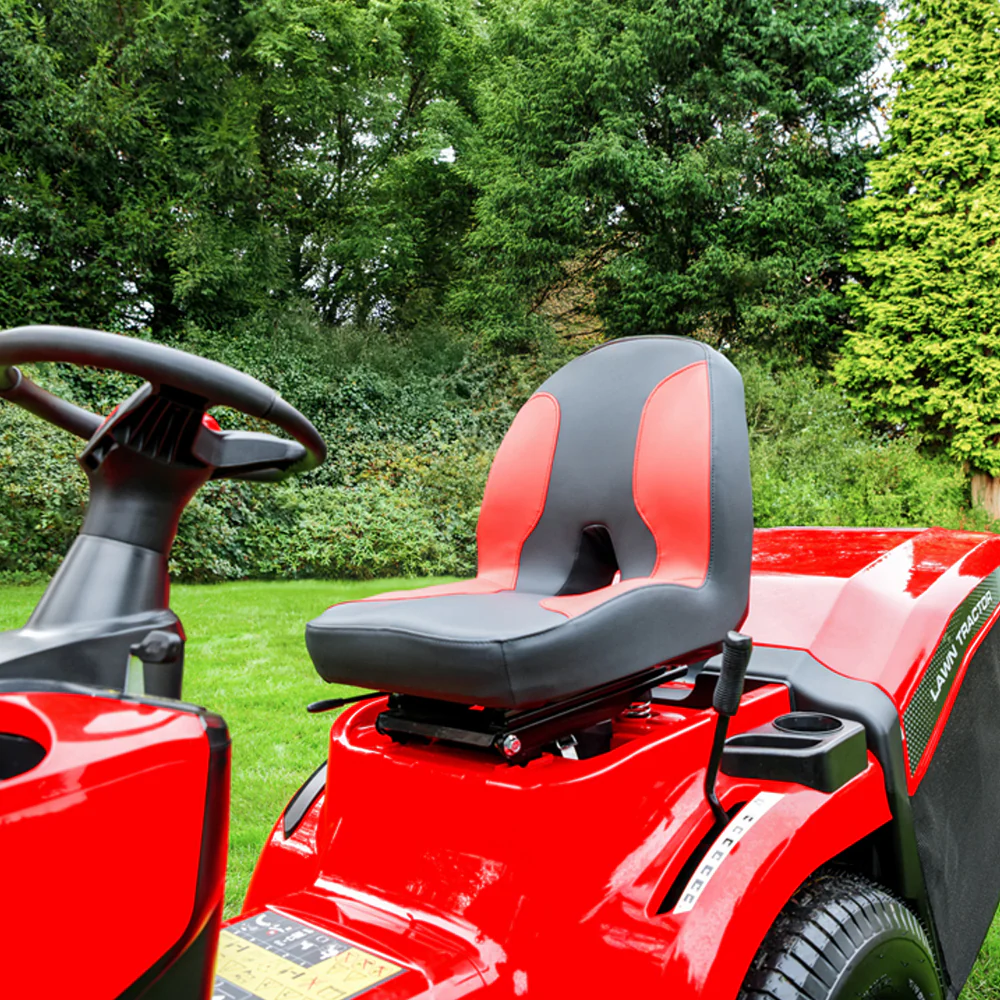 Lawnflite Ride On Mowers Guide | Lawnflite Spares Alternatives – Ultimate Cobra LT112HR2L 44" Hydrostatic Rear Collect Lawn Tractor - Image 5