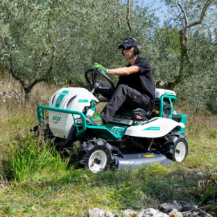 Alternative view of Orec Rabbit RM982F – Unstoppable 98cm 4WD Ride-On Brush Cutter