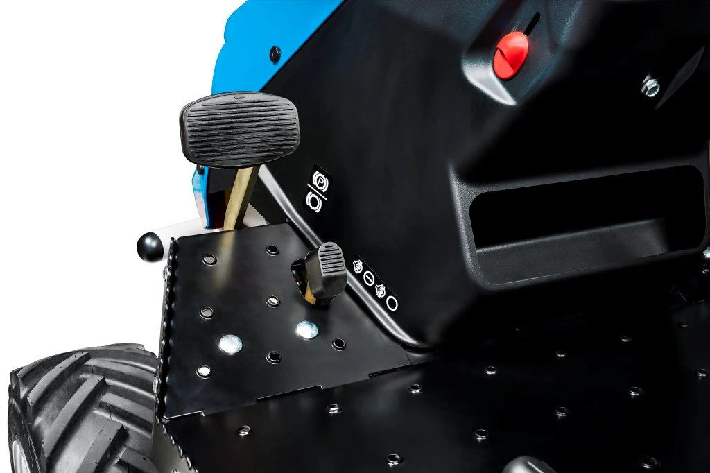 Bertolini MULCHER 92 PRO 2WD – Reliable Hydrostatic Mulching Tractor - Image 5