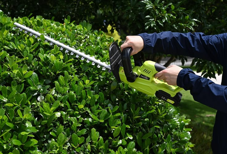 Cordless Hedge Trimmers